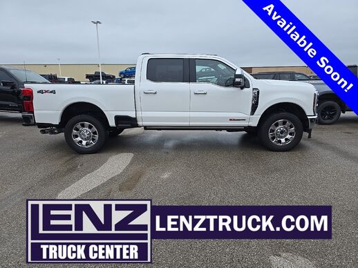 2024_Ford_F-350 Super Duty_4x4 Crew Cab King Ranch SRW_ Fond du Lac WI
