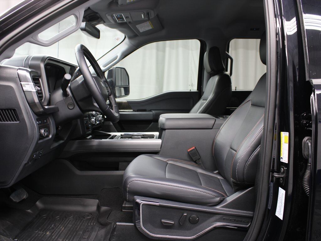 2024 Ford F-350 Super Duty 4x4 Crew Cab Lariat DRW Fond du Lac WI