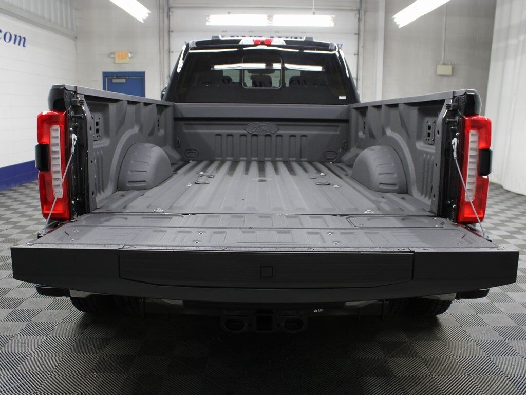 2024 Ford F-350 Super Duty 4x4 Crew Cab Lariat DRW Fond du Lac WI