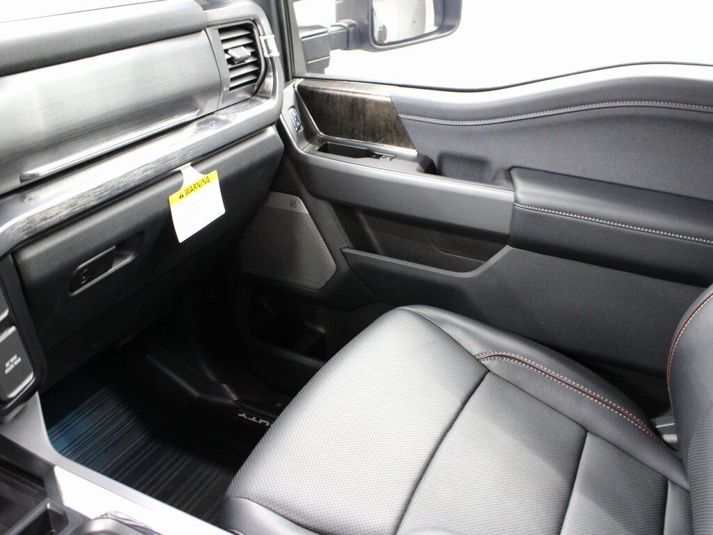 2024 Ford F-350 Super Duty 4x4 Crew Cab Lariat DRW Fond du Lac WI