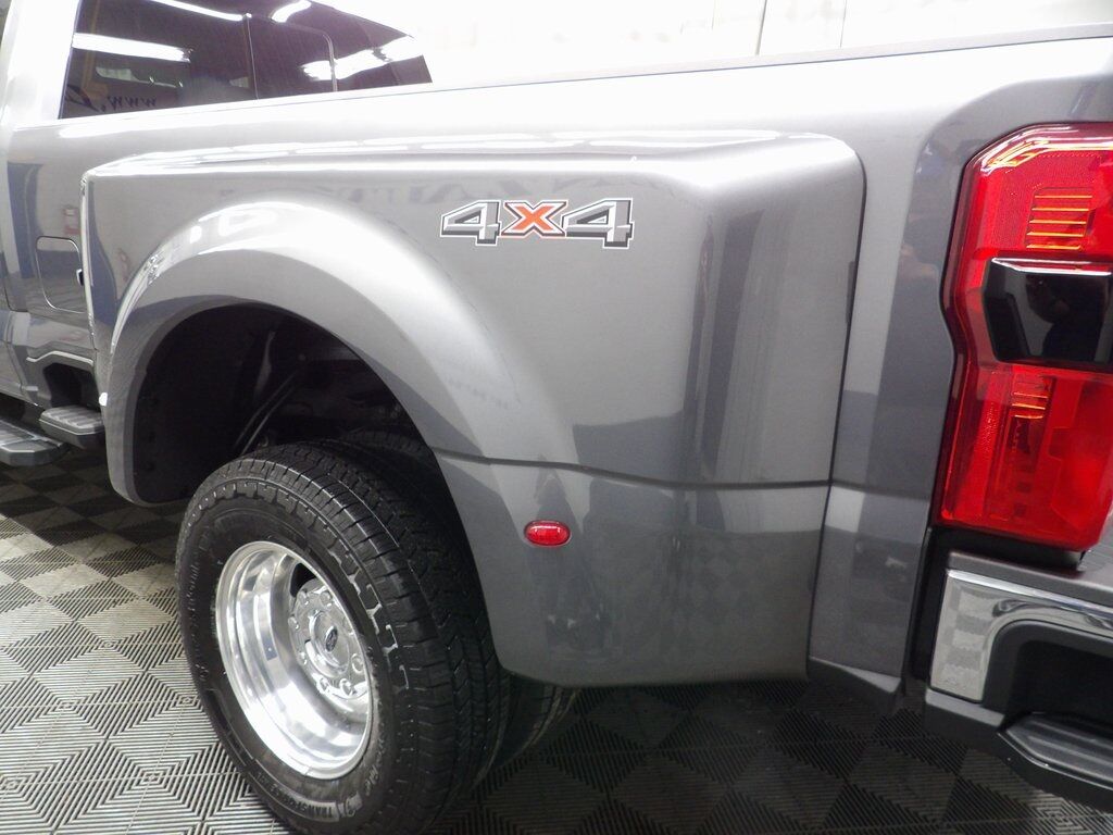 2024 Ford F-350 Super Duty 4x4 Crew Cab Lariat DRW Fond du Lac WI