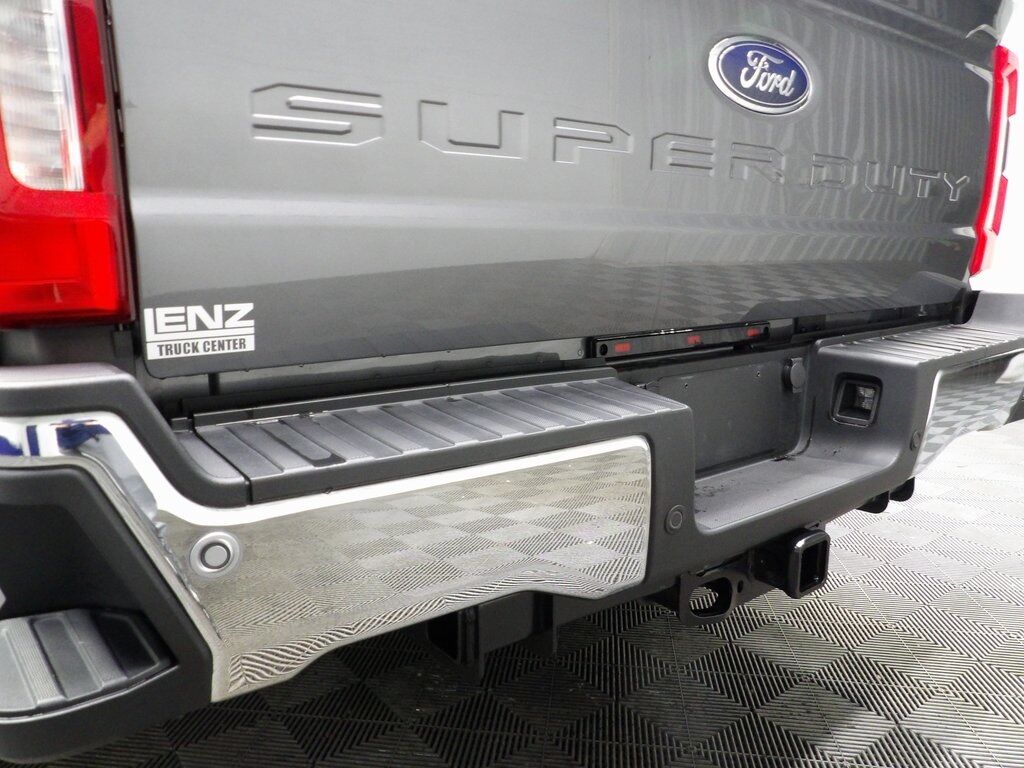 2024 Ford F-350 Super Duty 4x4 Crew Cab Lariat DRW Fond du Lac WI