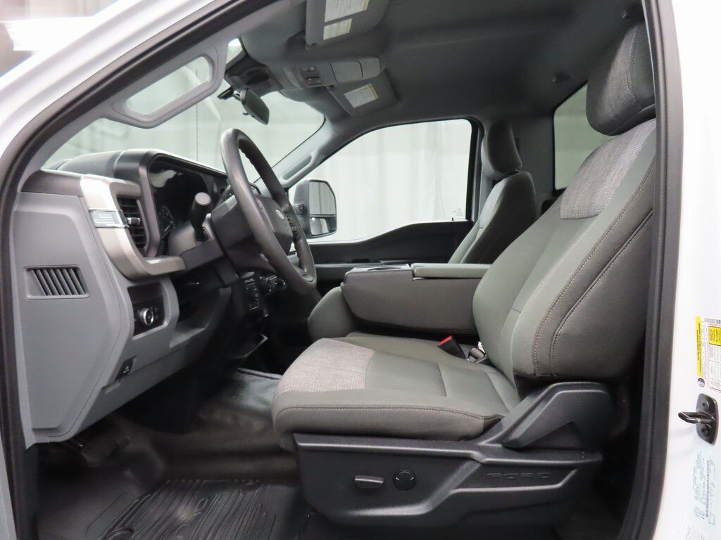 2024 Ford F-350 Super Duty 4x4 Regular Cab XLT SRW Fond du Lac WI