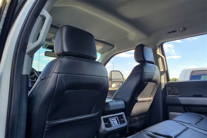 2024 Ford F-350SD Lariat  TX