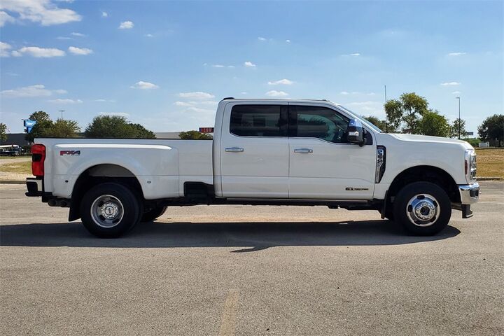 2024 Ford F-350SD Lariat  TX