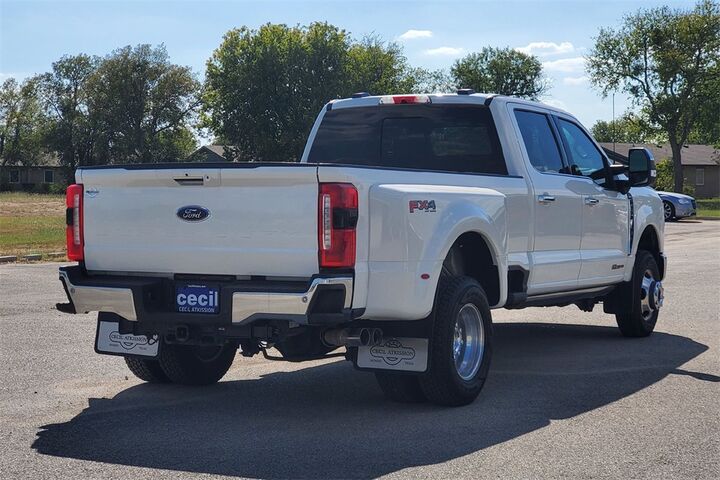 2024 Ford F-350SD Lariat  TX