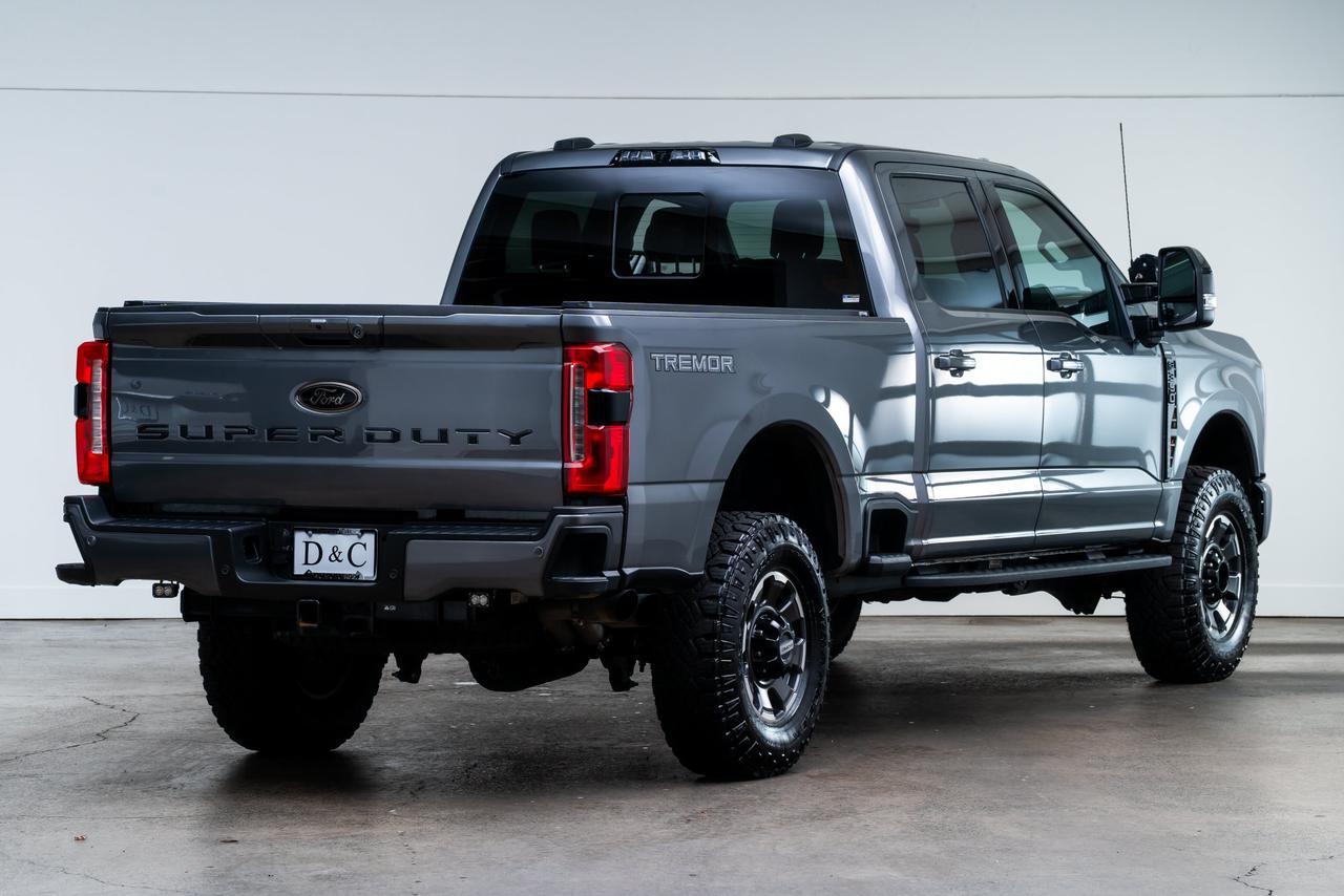 2024 Ford F-350SD Lariat 1 Owner / Black Appearance Package / Tremor Off-Ro Portland OR