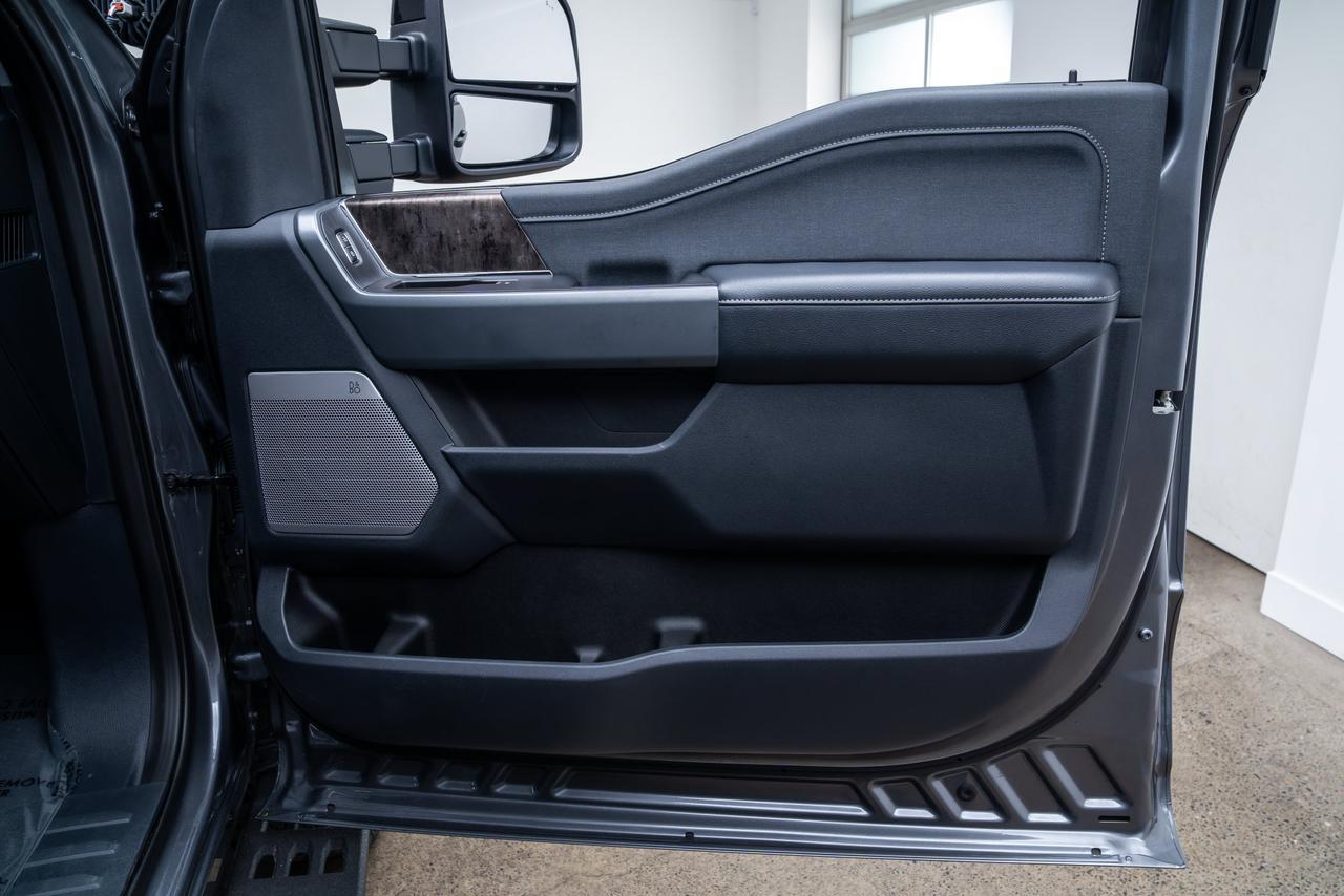 2024 Ford F-350SD Lariat 1 Owner / Black Appearance Package / Tremor Off-Ro Portland OR