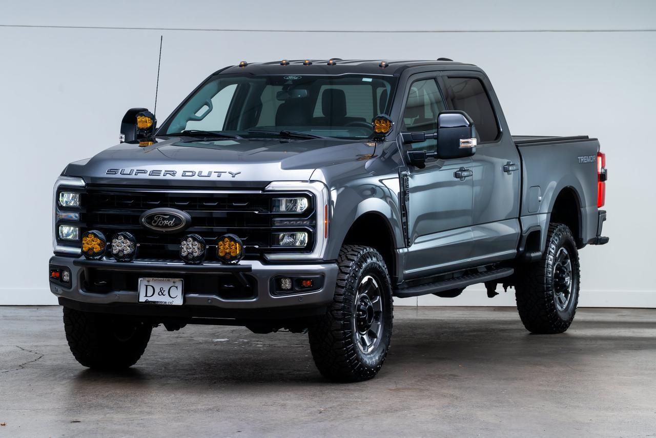 2024 Ford F-350SD Lariat 1 Owner / Black Appearance Package / Tremor Off-Ro Portland OR