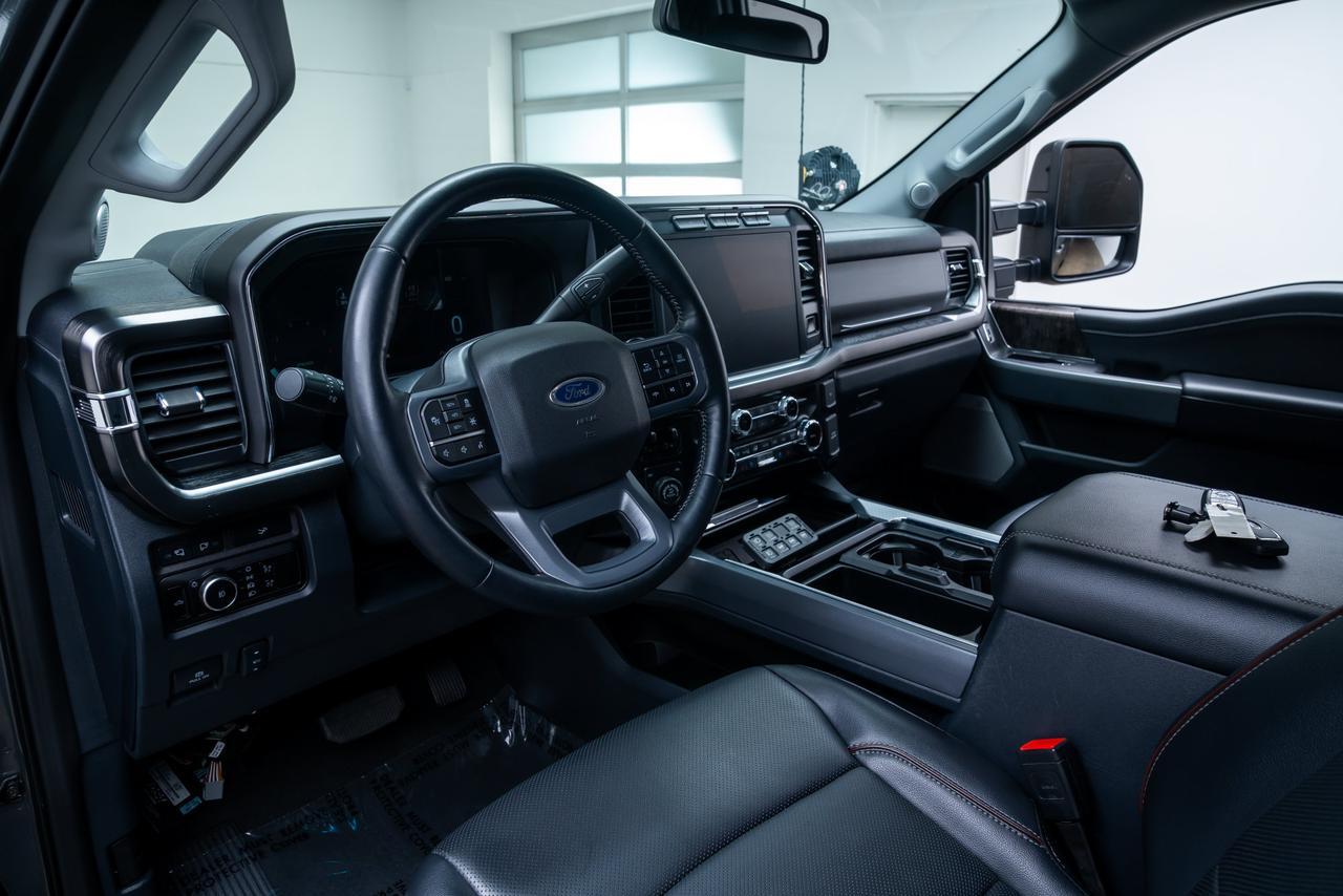 2024 Ford F-350SD Lariat 1 Owner / Black Appearance Package / Tremor Off-Ro Portland OR