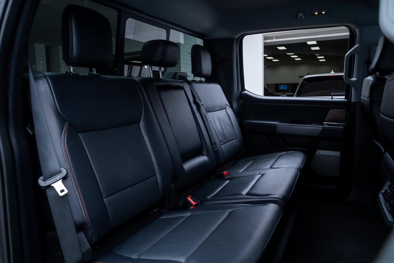 2024 Ford F-350SD Lariat 1 Owner / Black Appearance Package / Tremor Off-Ro Portland OR
