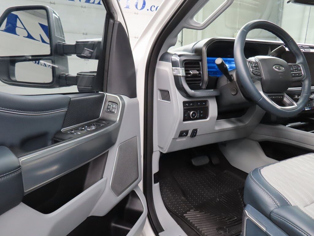 2024 Ford F-450 Super Duty 4x4 Crew Cab Limited DRW Fond du Lac WI