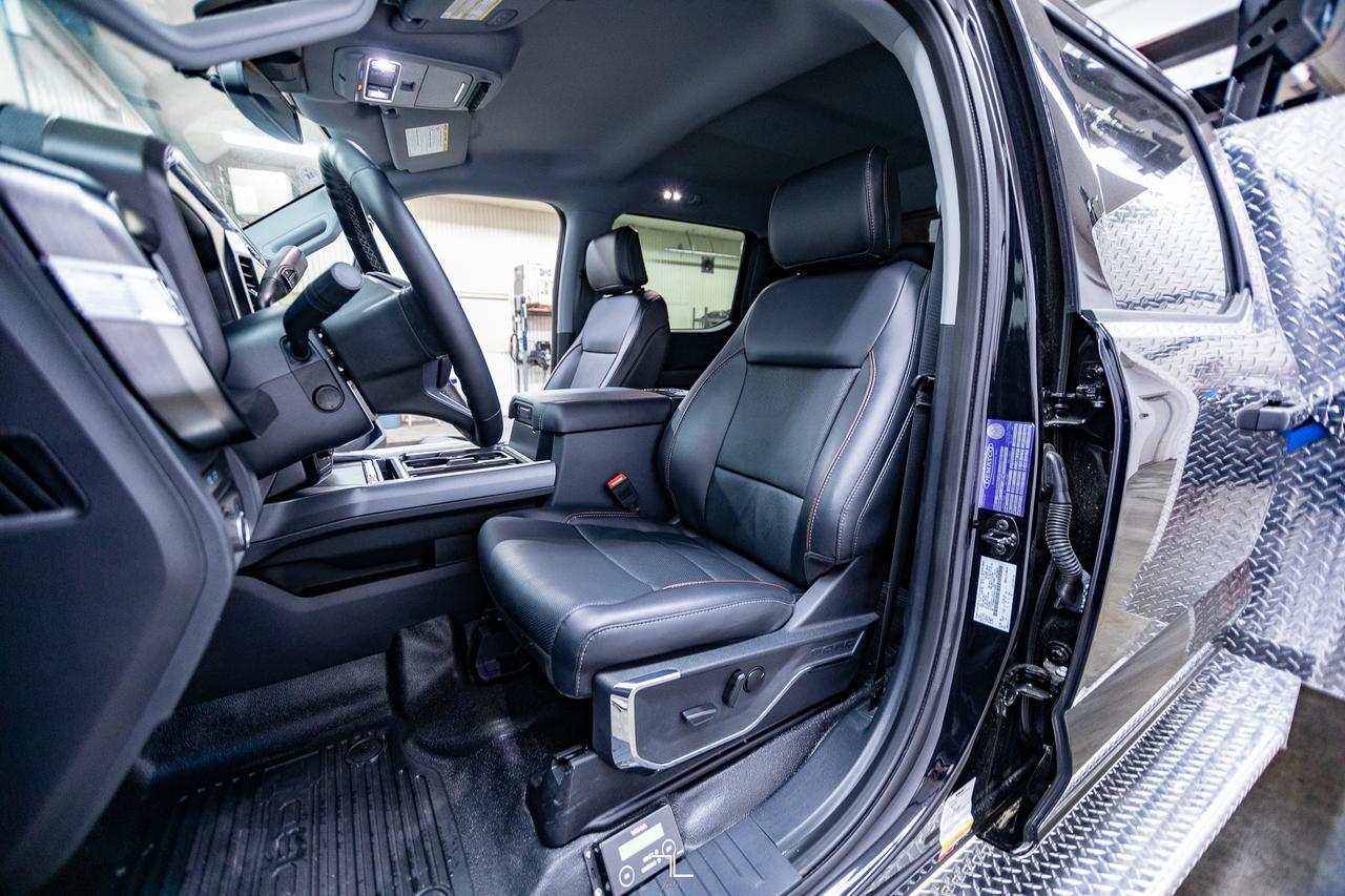 2024 Ford F-550 4x4 Crew Cab Lariat Mechanics Box Diesel VMac Red Deer AB