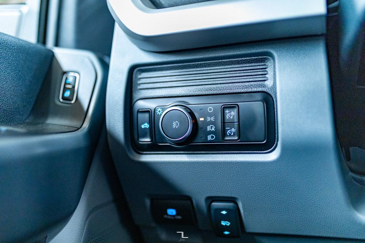 2024 Ford F-550 4x4 Crew Cab XLT Picker Deck Dually Diesel Red Deer AB