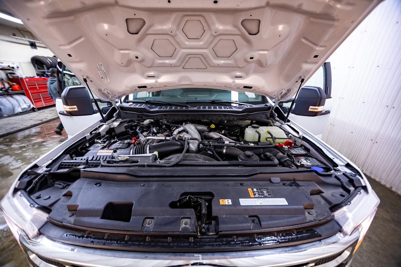 2024 Ford F-550 4x4 Crew Cab XLT Picker Deck Dually Diesel Red Deer AB