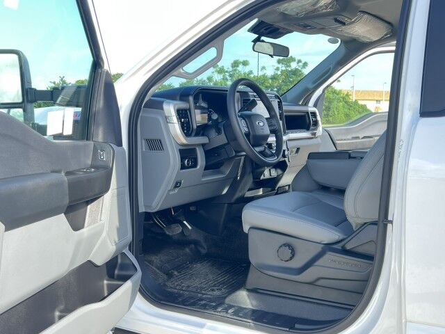 2024 Ford F-550 XL - BLOWOUT SALE - Mechanic Service Truck with Stellar Telescopic Crane 8630 Homestead FL
