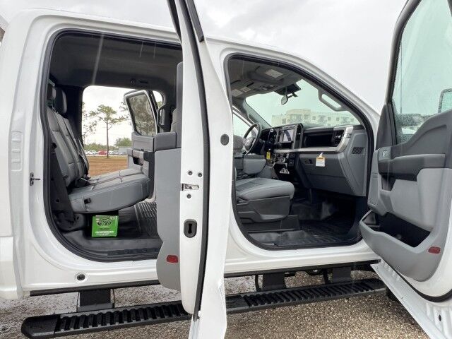 2024 Ford F-550XL - BLOWOUT SALE - 11'4 Aluminum Skirted Gooseneck Flatbed Truck Homestead FL