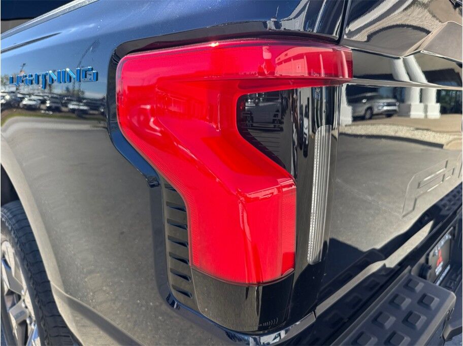 2024 Ford F150 Lightning Flash Pickup 4D 5 1/2 ft Folsom CA