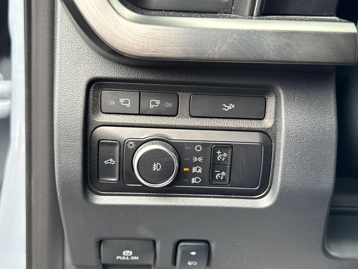 2024 Ford F250 Super Duty Crew Cab Lariat Pickup 4D 6 3/4 ft