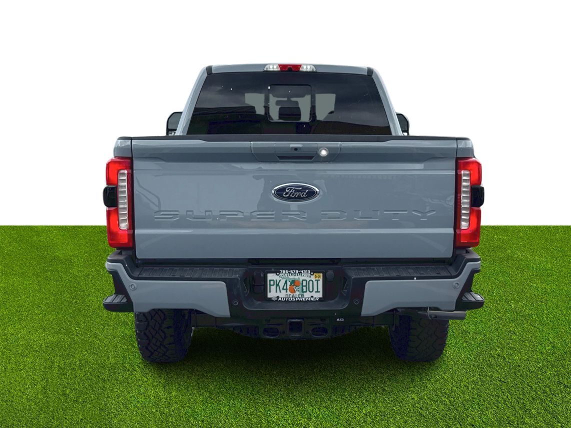 2024 Ford F250 Super Duty Crew Cab Lariat Pickup 4D 6 3/4 ft