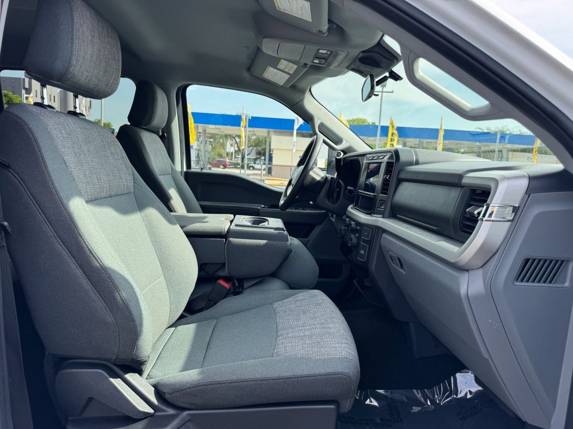 2024 Ford F350 Super Duty Crew Cab XLT Pickup 4D 8 ft