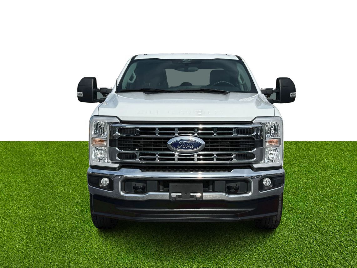 2024 Ford F350 Super Duty Crew Cab XLT Pickup 4D 8 ft