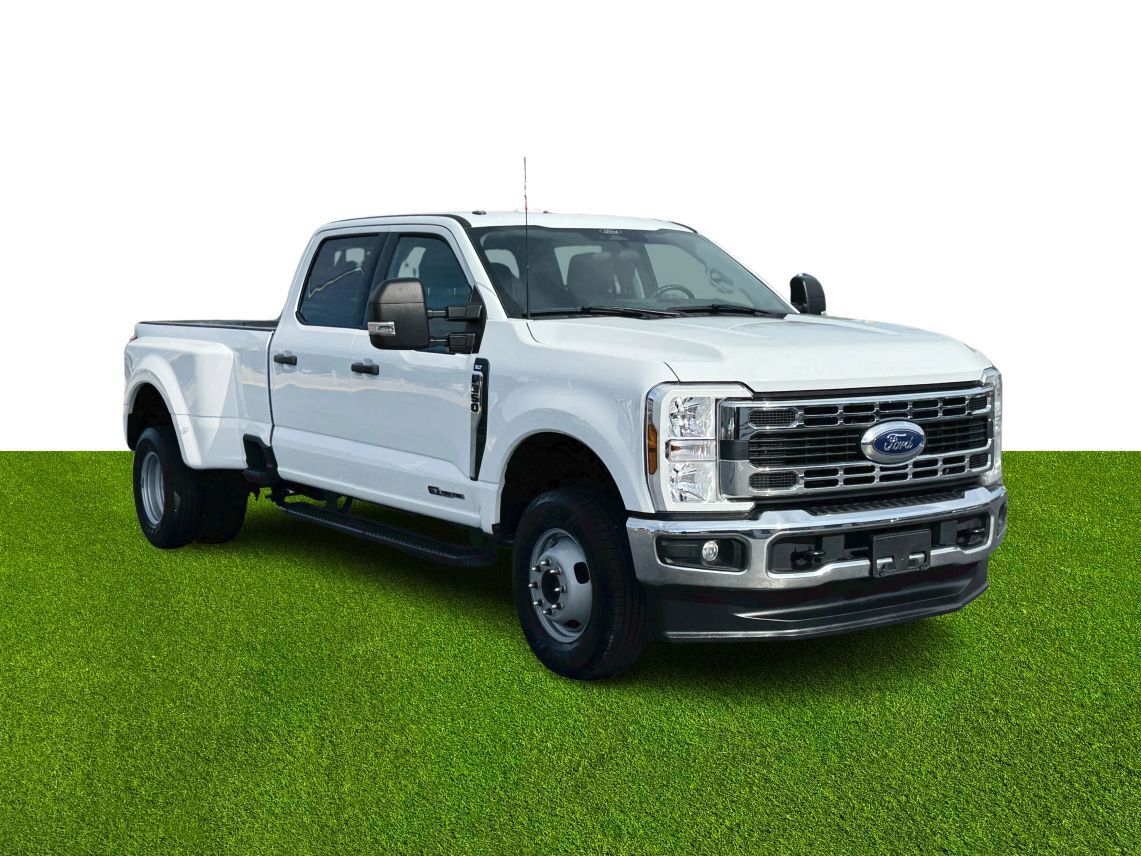 2024 Ford F350 Super Duty Crew Cab XLT Pickup 4D 8 ft