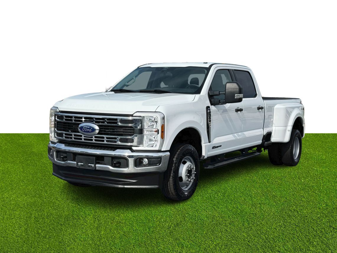 2024 Ford F350 Super Duty Crew Cab XLT Pickup 4D 8 ft