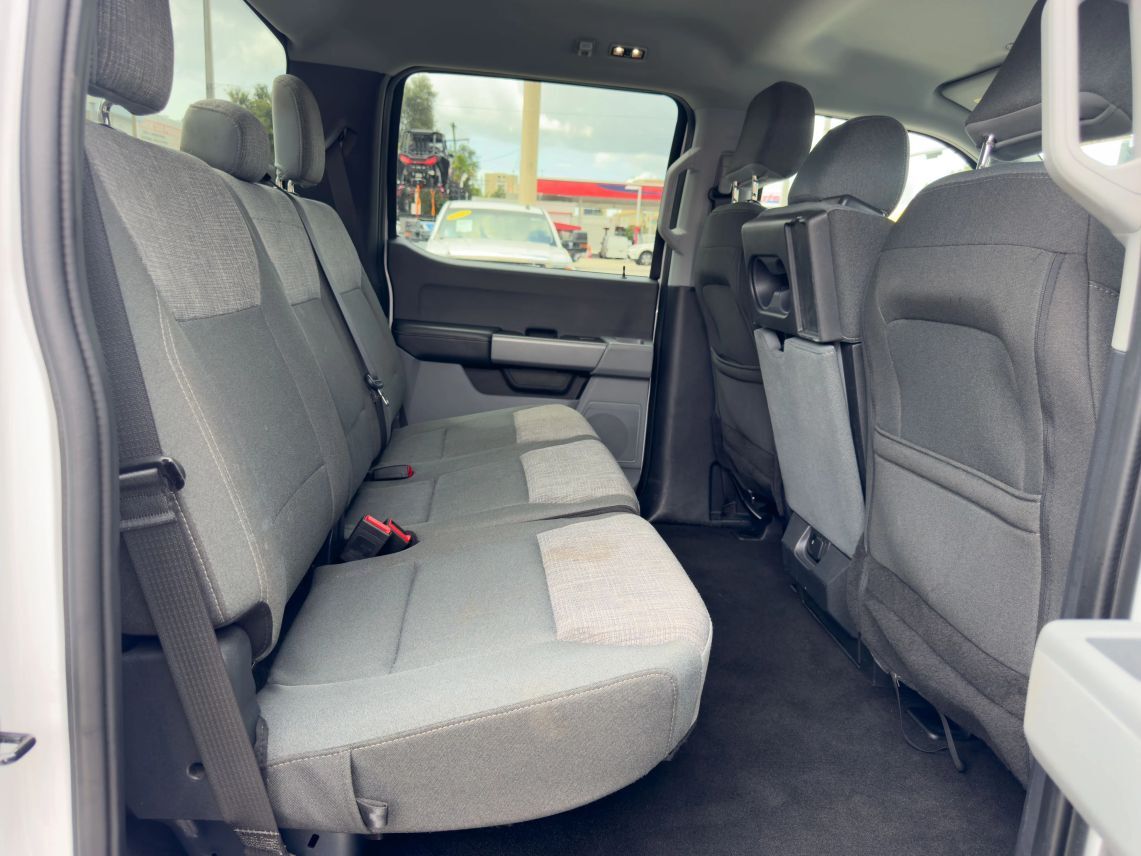 2024 Ford F350 Super Duty Crew Cab XLT Pickup 4D 8 ft