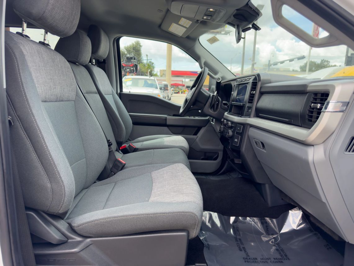 2024 Ford F350 Super Duty Crew Cab XLT Pickup 4D 8 ft