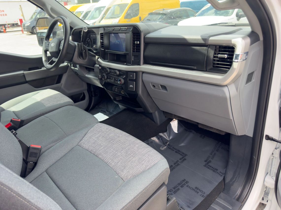 2024 Ford F350 Super Duty Crew Cab XLT Pickup 4D 8 ft