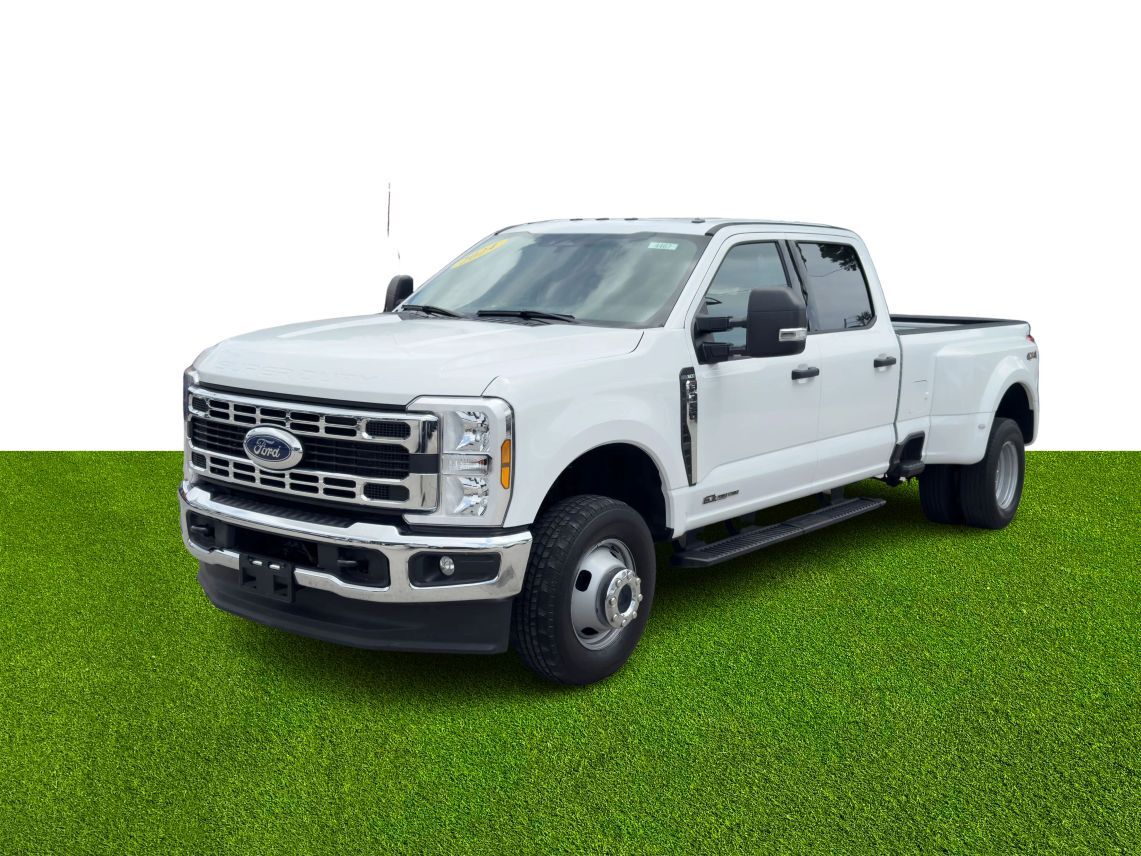 2024 Ford F350 Super Duty Crew Cab XLT Pickup 4D 8 ft