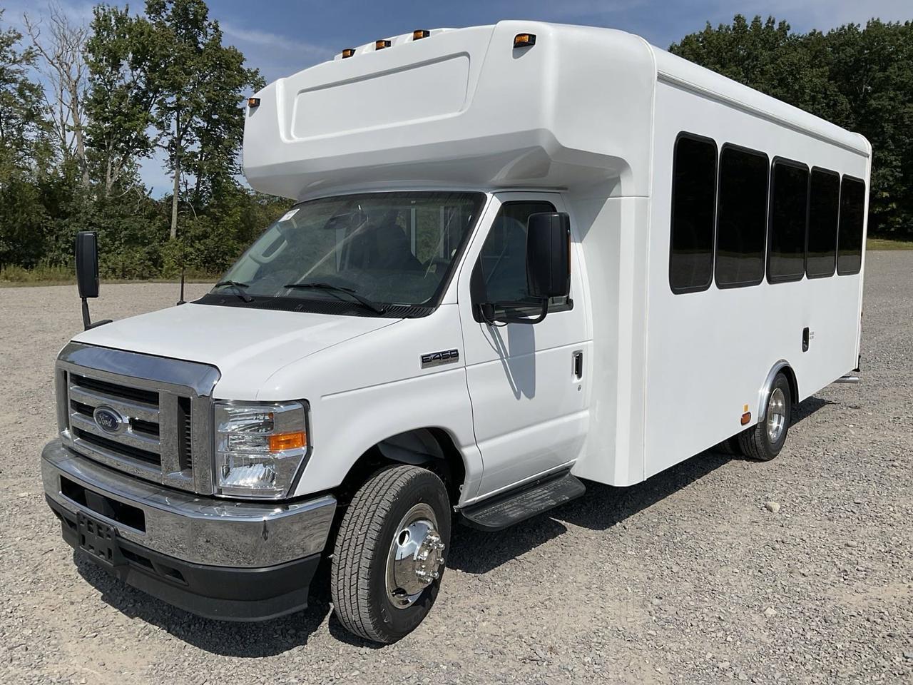 2024 Ford HLE HLE COACH Johnstown NY
