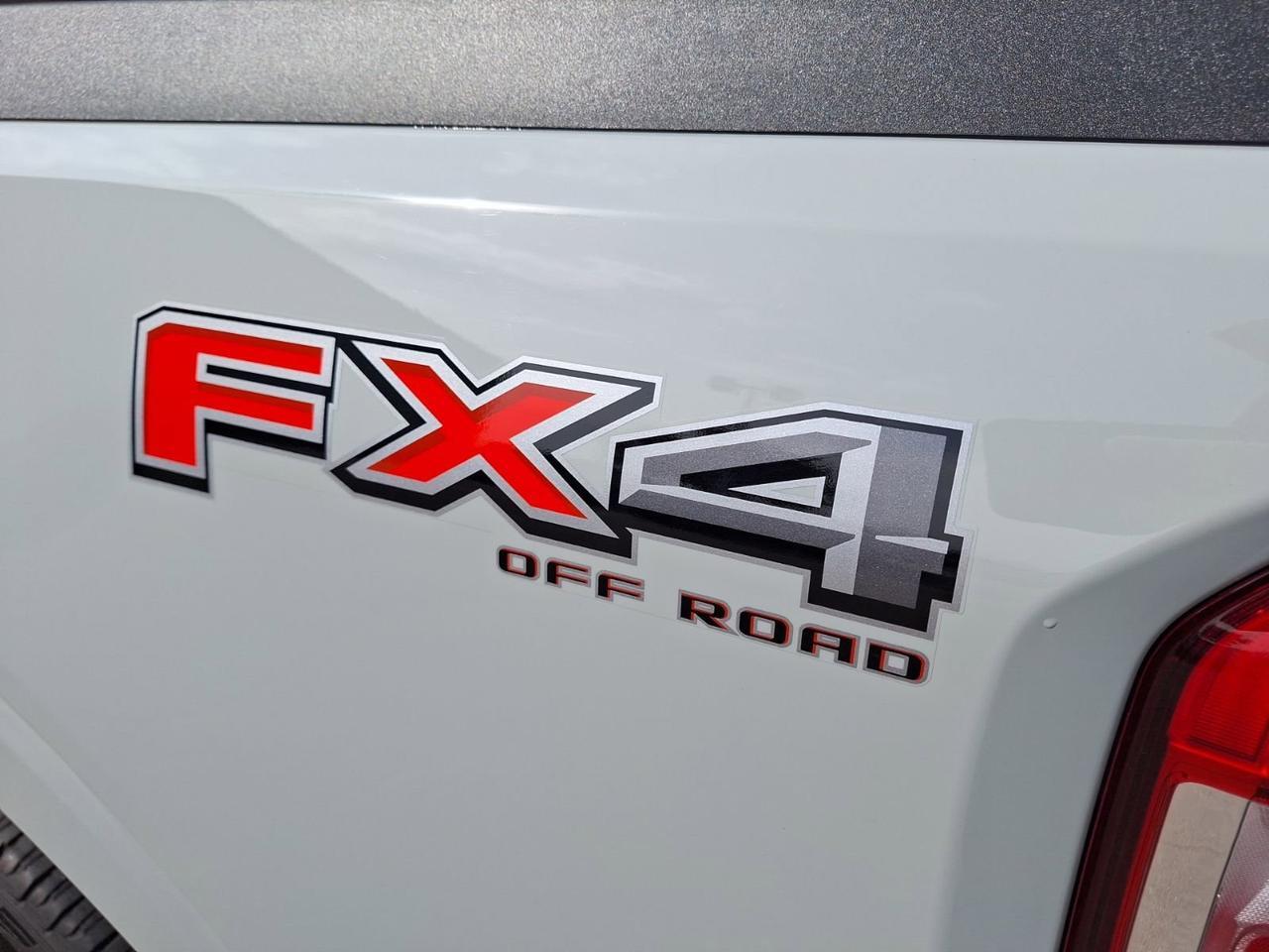 2024 Ford Maverick LARIAT Hurst TX