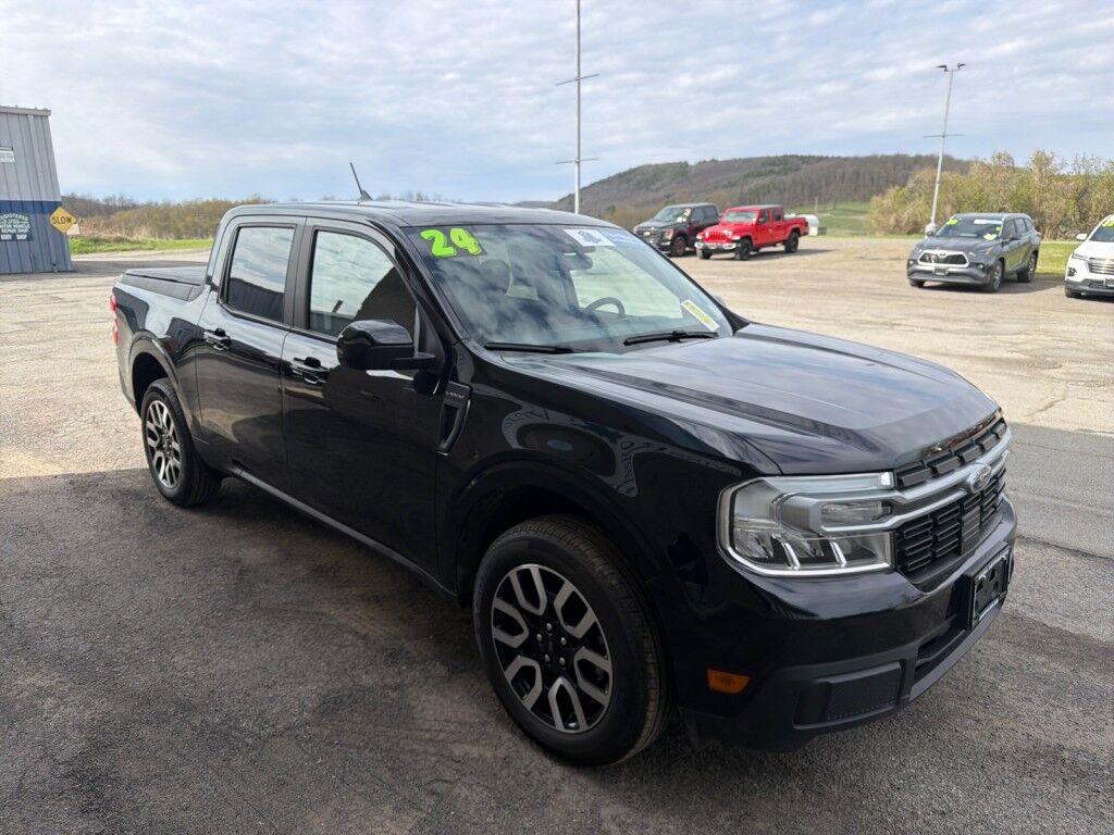 2024 Ford Maverick LARIAT Cooperstown NY