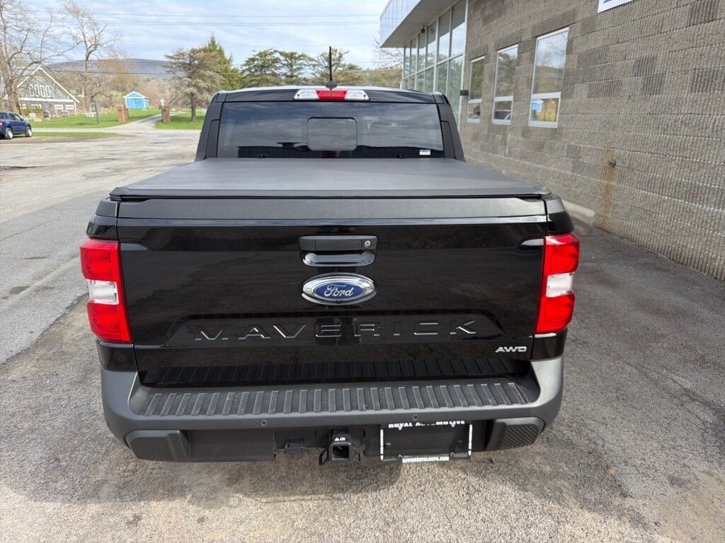 2024 Ford Maverick LARIAT Cooperstown NY