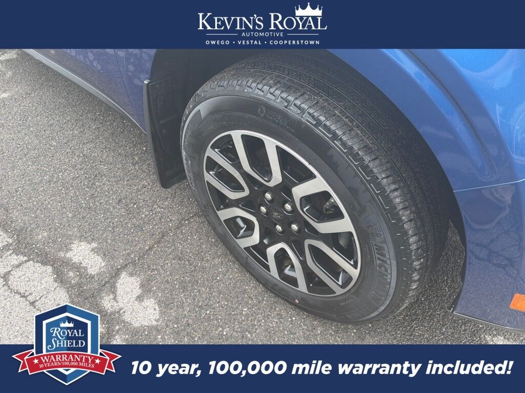 2024 Ford Maverick LARIAT Cooperstown NY
