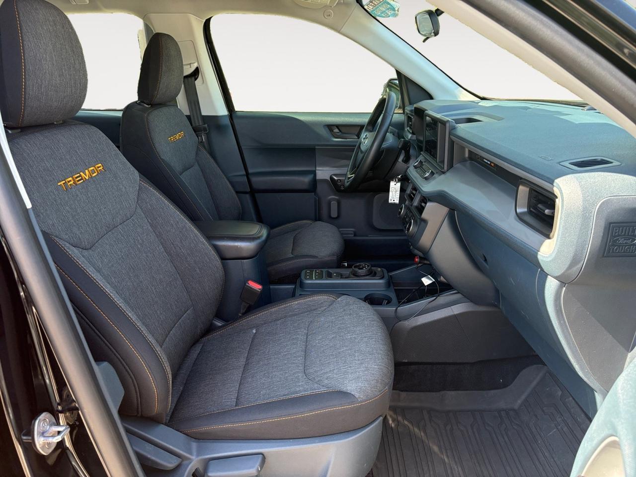 2024 Ford Maverick XLT TREMOR PACKAGE, HARD TONNEAU COVER, APPLE CARPLAY/ANDROID AUTO, HEATED STEERING WHEEL & SEATS, BLIND SPOT ALERT, AUTO START/STOP, REMOTE START, BACKUP CAMERA, PARKING SENSORS, LOW MILES, ONLY 1 OWNER, CLEAN CARFAX, THIS TRUCK IS NEW & READY TO RI Virginia Beach VA