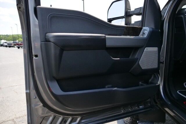 2024 Ford Super Duty F-250 LARIAT 4X4 / BLACK WIDOW / 7.3L V8! High Point NC