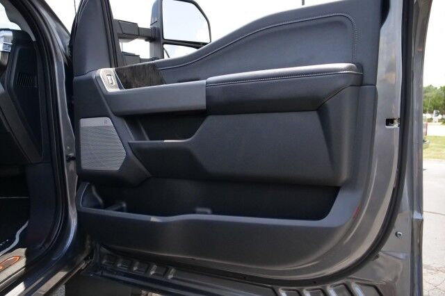 2024 Ford Super Duty F-250 LARIAT 4X4 / BLACK WIDOW / 7.3L V8! High Point NC