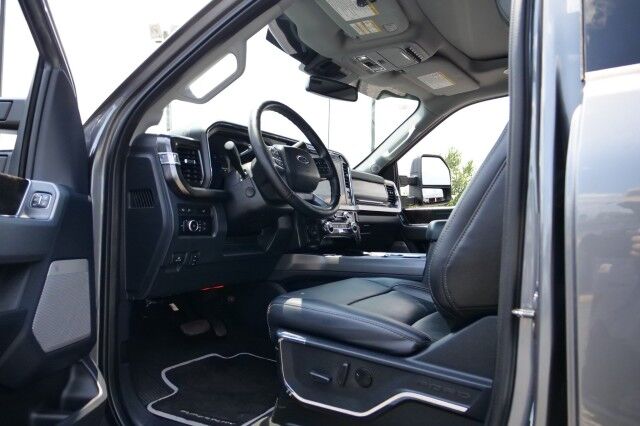 2024 Ford Super Duty F-250 LARIAT 4X4 / BLACK WIDOW / 7.3L V8! High Point NC
