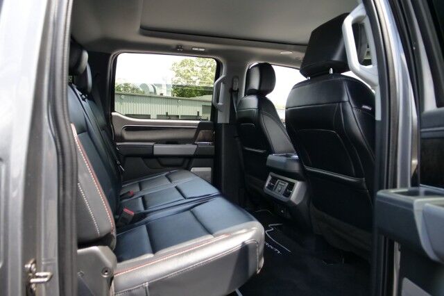 2024 Ford Super Duty F-250 LARIAT 4X4 / BLACK WIDOW / 7.3L V8! High Point NC