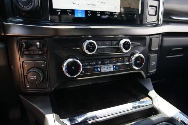 2024 Ford Super Duty F-250 LARIAT 4X4 / BLACK WIDOW / 7.3L V8! High Point NC