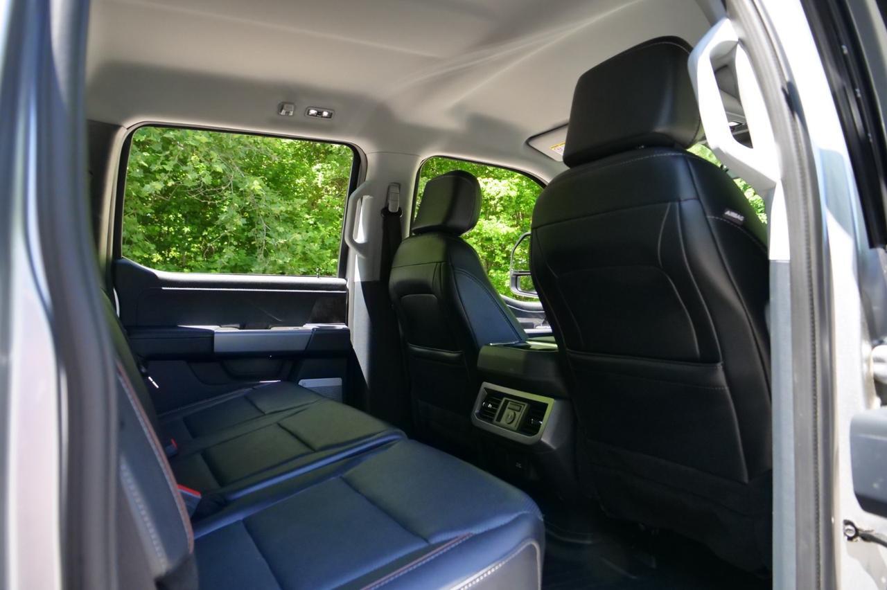 2024 Ford Super Duty F-250 LARIAT 4X4 / V8 Diesel / Trailer Tow Package! Lincolnton NC