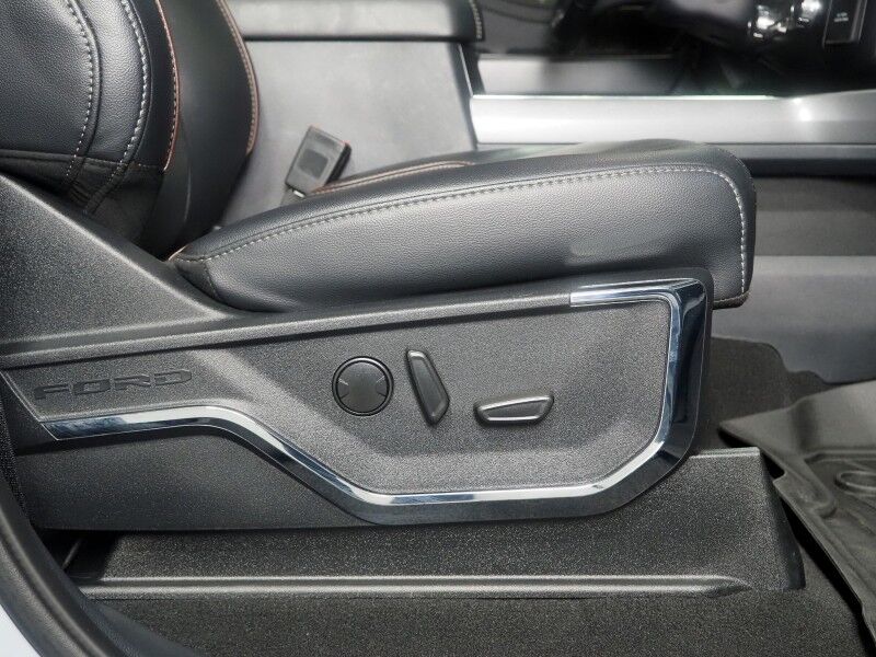 2024 Ford Super Duty F-250 LARIAT Crew Cab 4WD *6.7L HI OUTPUT DIESEL, FX4 OFF-ROAD PKG, NAVIGATION, SAFETY ALERTS, 360 VIEW CAMERAS, COLOR TOUCHSCREEN, LEATHER, CLIMATE SEATS, HEATED STEERING, REMOTE START, BANG & OLUFSEN, WIRELESS CHARGING, ANDROID & APPLE Round Rock TX