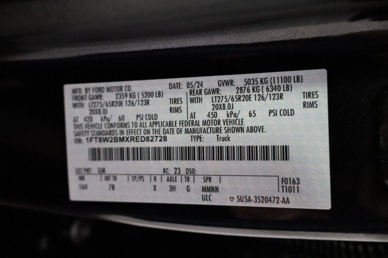 2024 Ford Super Duty F-250 Platinum 6.7L High Output Diesel GPS Sunroof 37in Tires Arlington TX