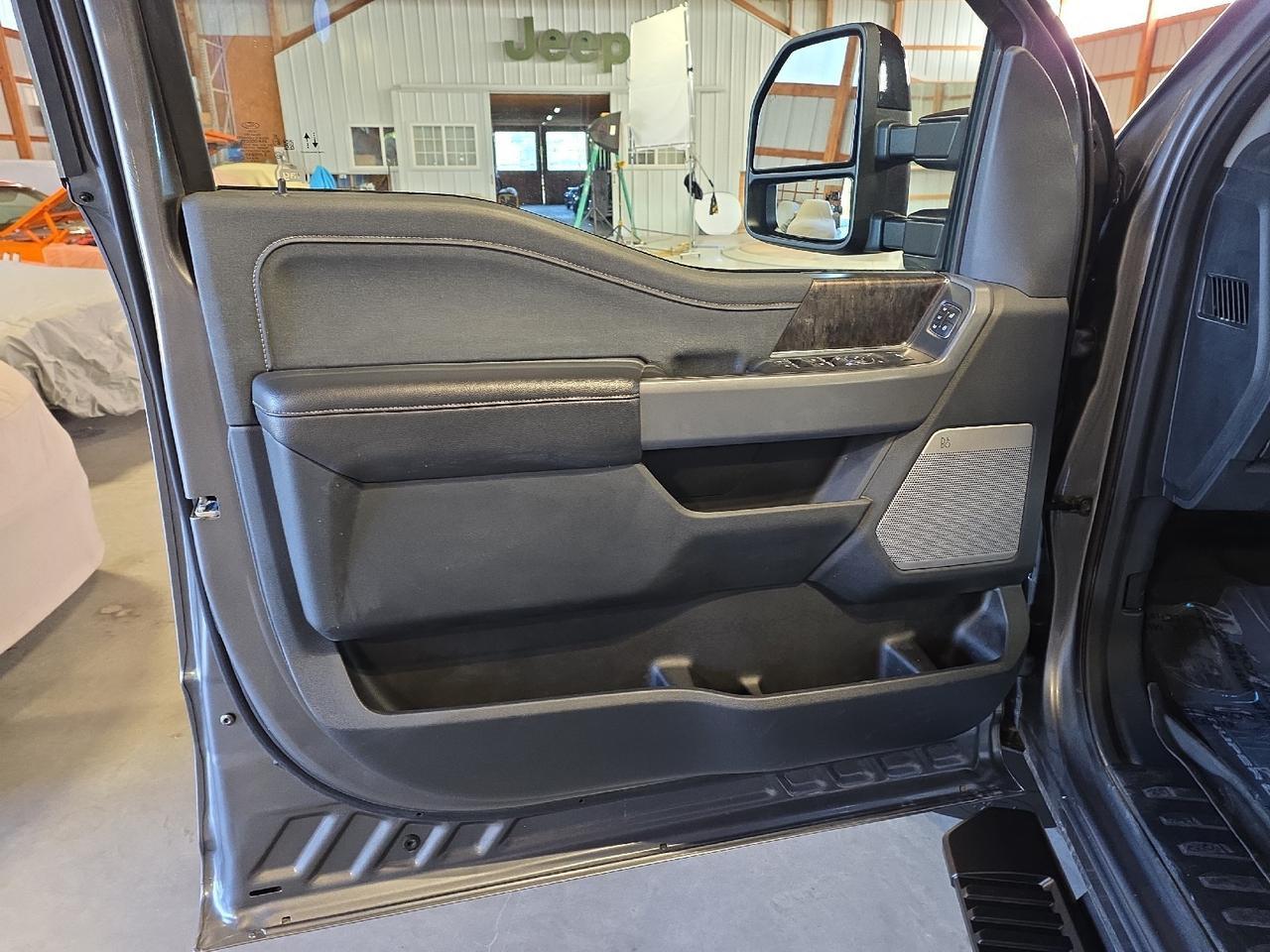 2024 Ford Super Duty F-250 SRW LARIAT Sand Lake NY