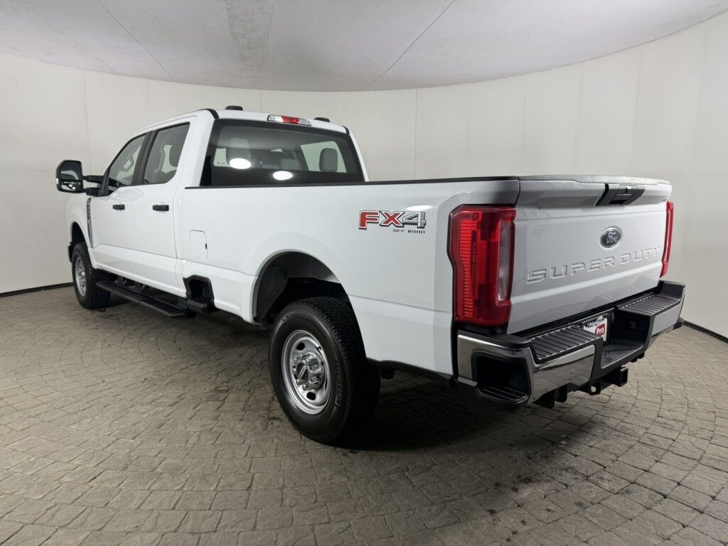 2024 Ford Super Duty F-250 SRW XL 4WD Crew Cab 8' Box Maumee OH