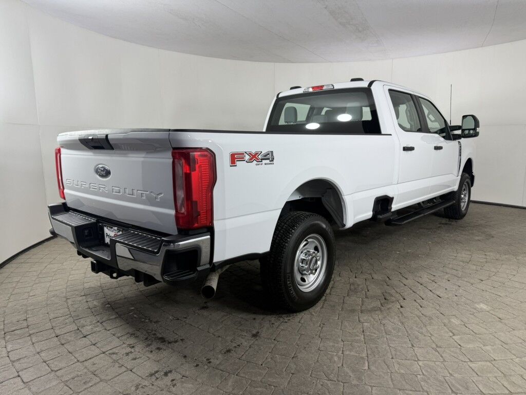 2024 Ford Super Duty F-250 SRW XL 4WD Crew Cab 8' Box Maumee OH