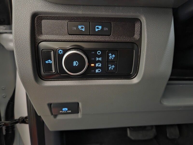 2024 Ford Super Duty F-250 XLT Crew Cab 6.7L Diesel FX4 4WD 1 Owner FREE WARRANTY Arlington TX